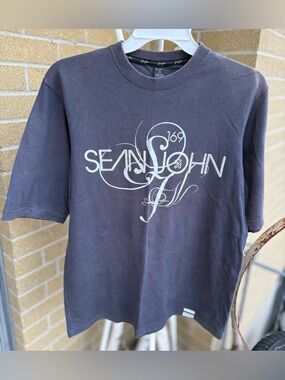 Sean John vintage Black Short-Sleeve Graphic Tee with White Logo